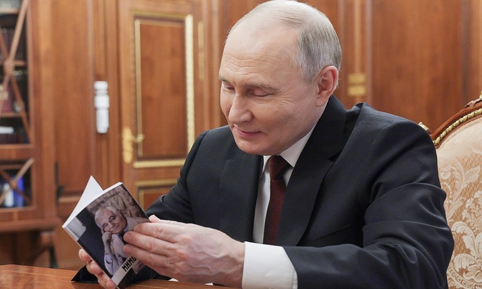 Что подарил Путину доктор Рошаль - фото