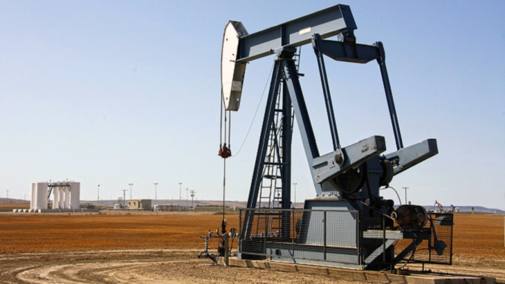 Прогнозы: Стоимость нефти к 2024 году достигнет 100 долларов - фото