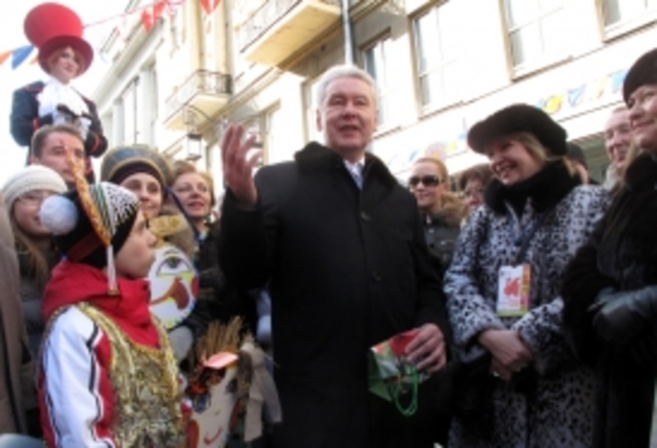 Мэр Москвы заглянул в гости к Масленице - фото