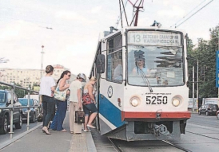 Новые московские трамваи не подходят к перронам - фото