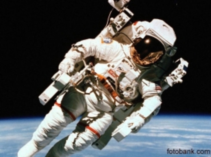 Известный летчик-космонавт против космического туризма - фото