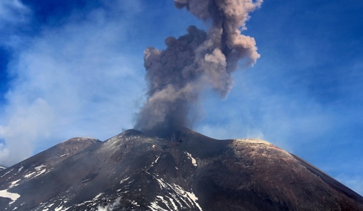 Исландский вулкан закроет небо Европы - фото