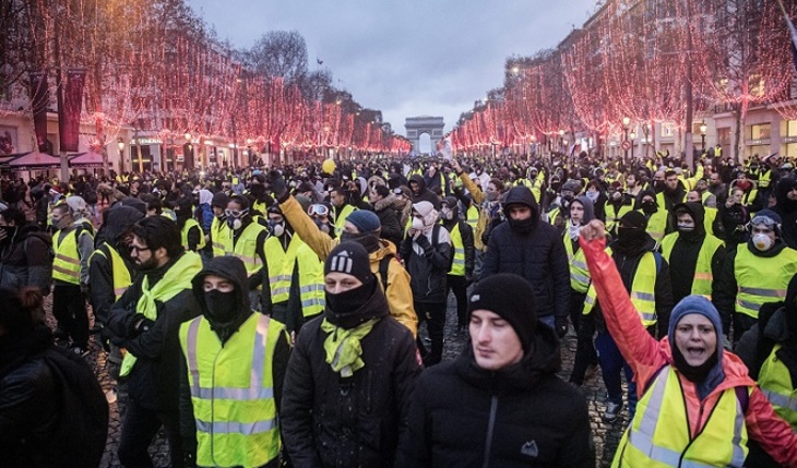 Майдан в Париже - фото