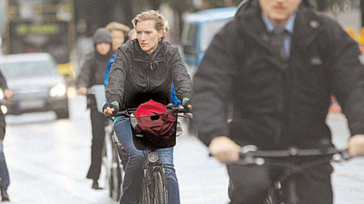 В Европе велосипед обеспечивает прибавку к жалованью - фото