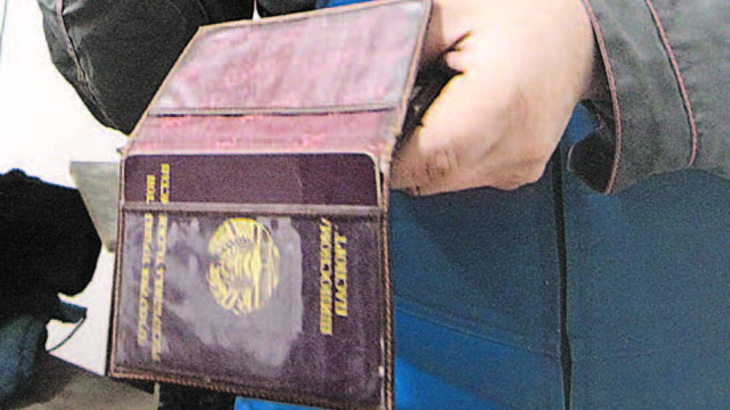 Мигрантов в Россию будут пускать по зарубежным паспортам - фото
