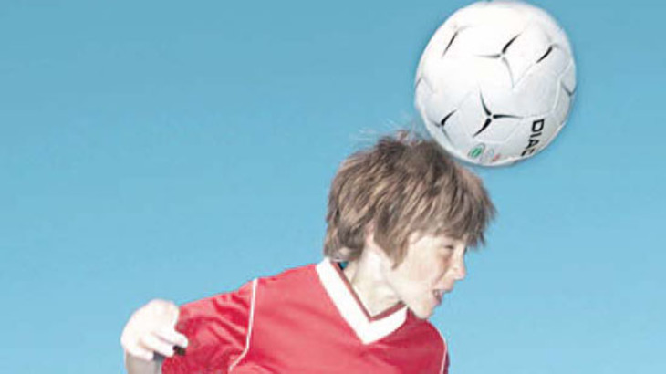 Футбол опасен для детей - фото