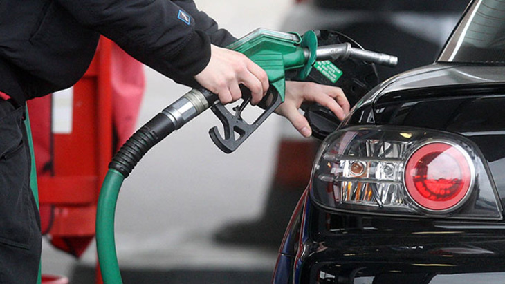 Цены на бензин кусаются все больнее - фото