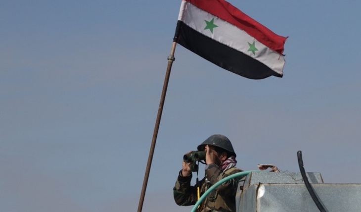 Американскую армию в Сирии закидали булыжниками - фото