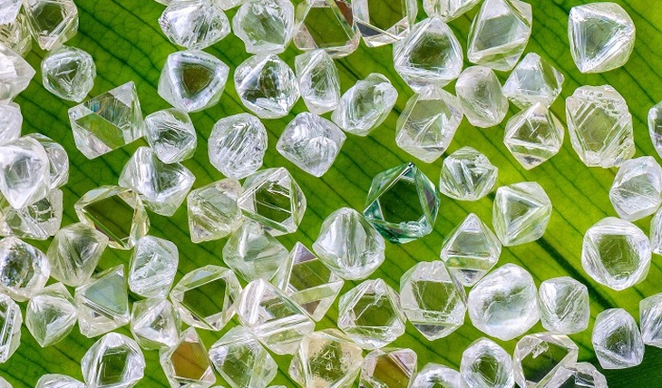 Британцы начнут производство недорогих синтетических алмазов - фото