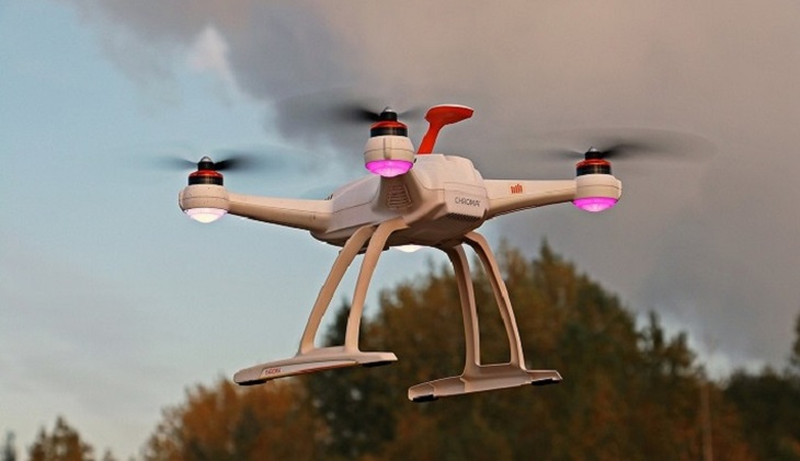 Роем дронов управляют с помощью виртуального лука - фото