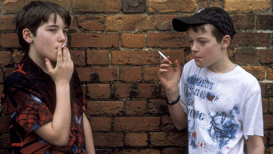 Школьники России много курят, зато мало пьют