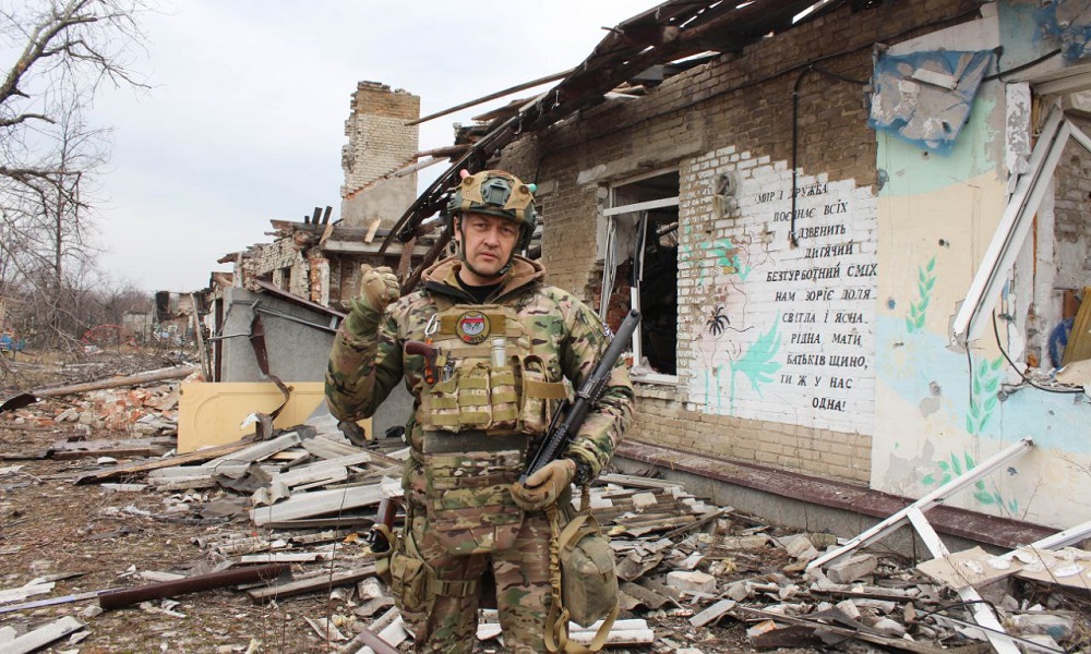 Враг ставит мины-ловушки на детских площадках!