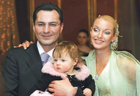 Анастасия Волочкова с Игорем Вдовиным и дочерью Ариадной