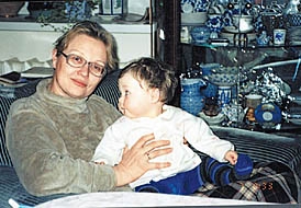 Жена Василия Ливанова с внучкой Евой