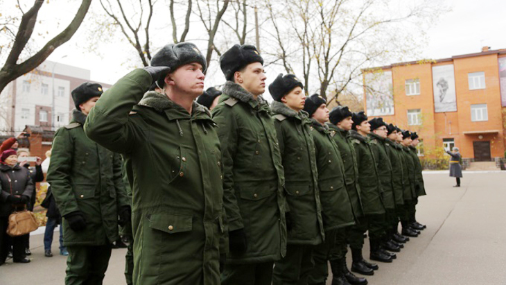 Российских призывников экипируют уже на сборных пунктах - фото