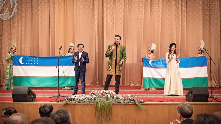 У исполнительного секретаря СНГ от узбекских танцев запели душа и сердце - фото