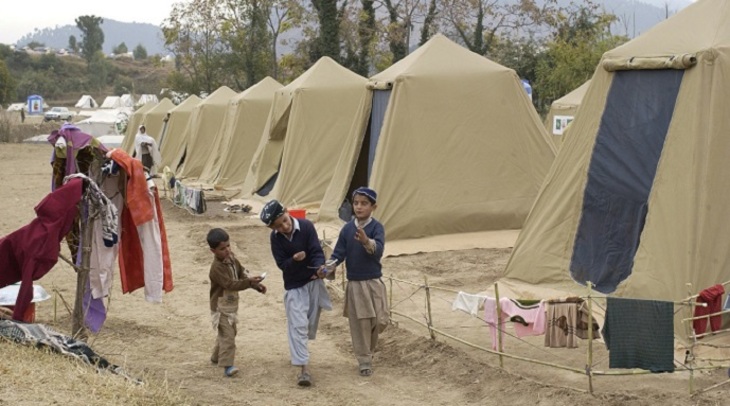 Тридцать детей беженцев изнасиловали в турецком лагере - фото