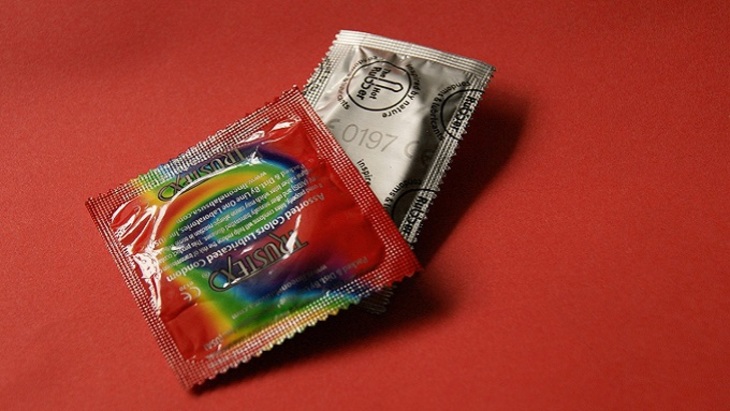 Олимпийцев обеспечат презервативами - фото