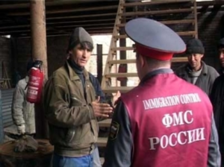 ФМС закроет въезд в Россию трем миллионам нелегалов - фото