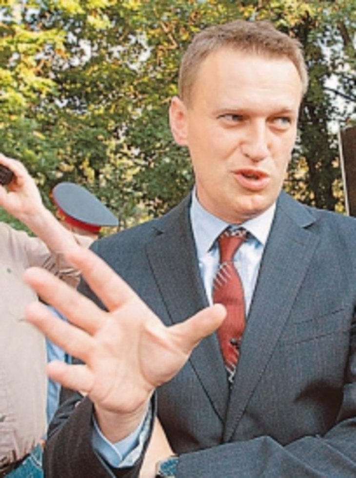 Условный срок не остановит Навального - фото