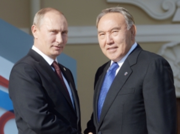 Россия и Казахстан подписали договор о добрососедстве - фото