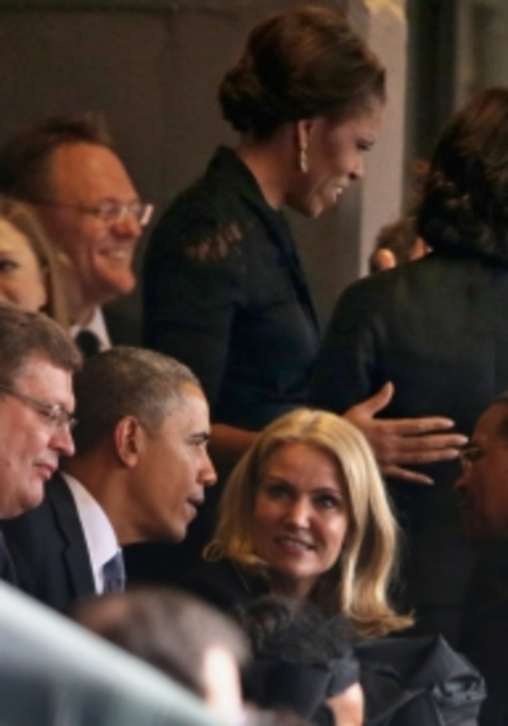 Барак Обама развлекся на похоронах Нельсона Манделы - фото