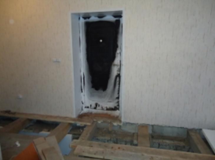 Хакасским учителям подарили дом без воды, отопления и нормального фундамента - фото