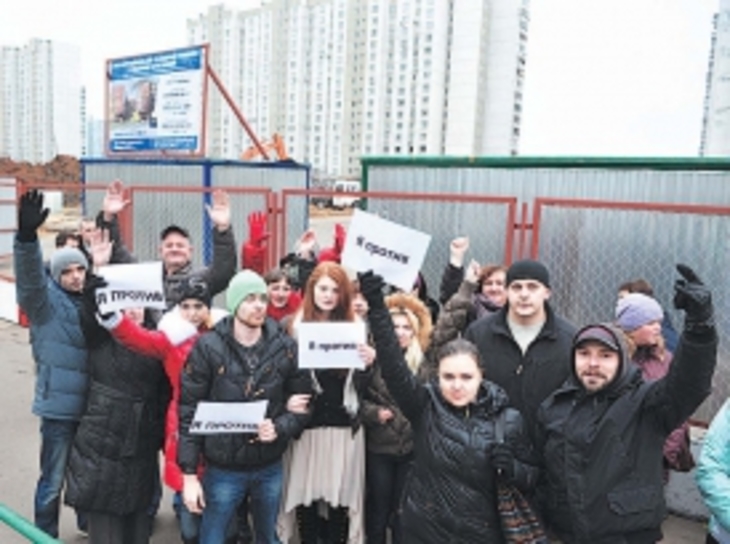 В Новокосине местные жители протестуют против строительства дома гостиничного типа - фото