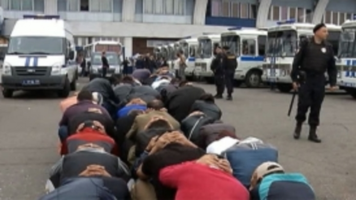 С 9 августа в Москве и Санкт-Петербурге повышаются штрафы для мигрантов-нарушителей - фото