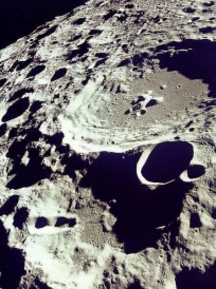 Китай нацелился на Луну - фото