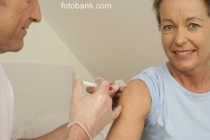 Взрослым нужны не только противогриппозные прививки - фото