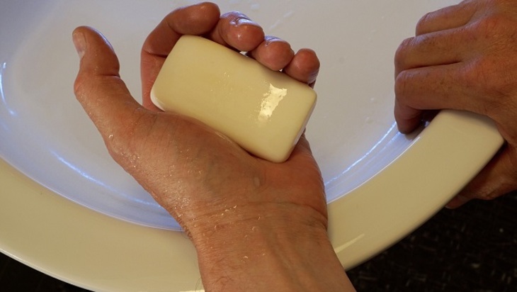 Антибактериальное мыло наносит вред потомству - фото