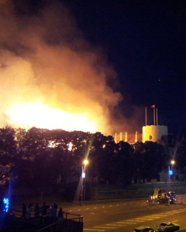 Пожар в рижской резиденции Президента Латвии - фото