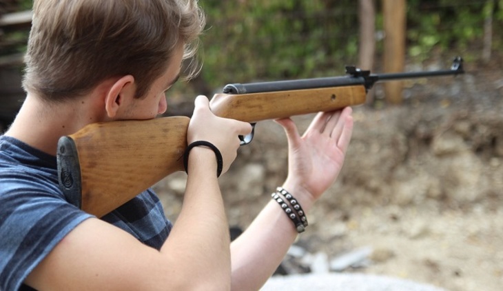 «Ивантеевский стрелок» получил оружие в подарок от родителей - фото