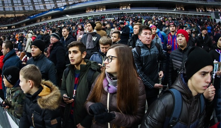 «Это свинство по-русски»: Как бороться с давкой на футболе - фото