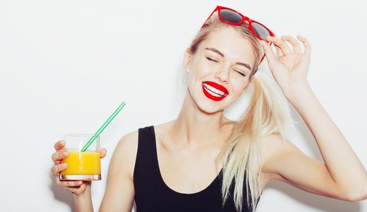 7 причин, по которым зубы не любят алкоголь - фото