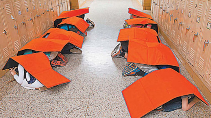 Американских школьников снабдят бронированными покрывалами - фото