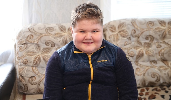 «День прошел и хорошо»: как живет мальчик из Омска с дистрофией Дюшенна - фото