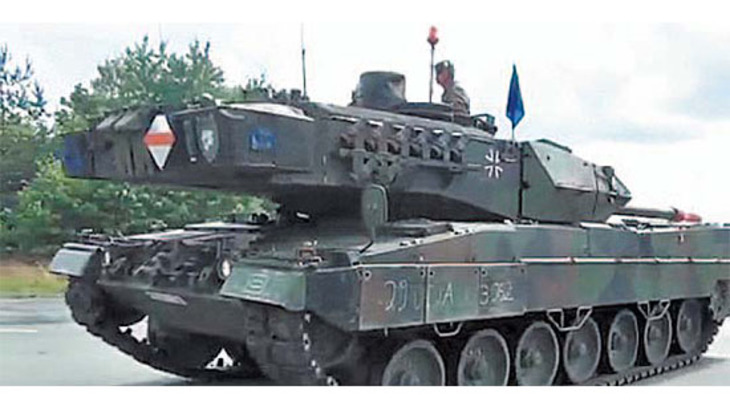 Зачем немецкие танки пересекли границу Украины? - фото