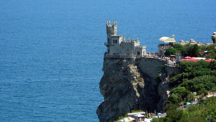 Крым заработал 100 миллиардов рублей на туризме в минувшем году - фото