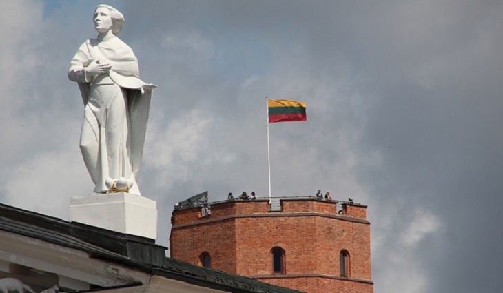 Литва мериться силами с Александром Лукашенко - фото