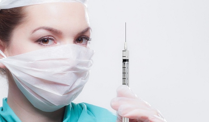 ВОЗ заставляет россиян прививаться западными вакцинами - фото
