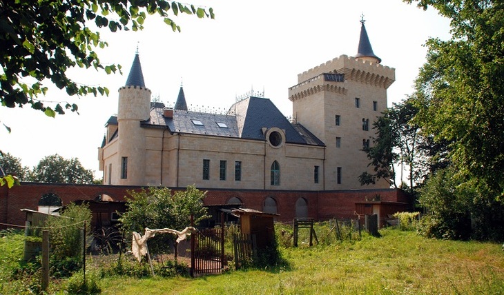 Замок на замке: где теперь будут жить Пугачева и Галкин? - фото