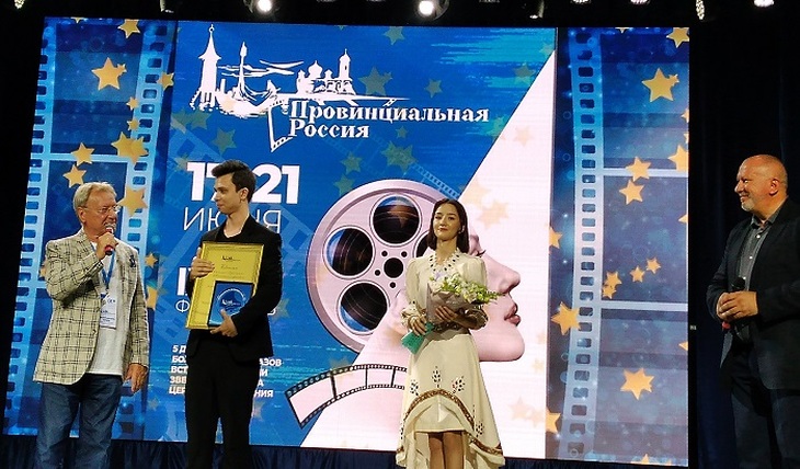 На фестивале «Провинциальная Россия» показывали кино, поздравляли российских военных и пели во дворах - фото
