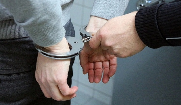 Киевлянин может сесть на 12 лет за похищение граффити Бэнкси - фото