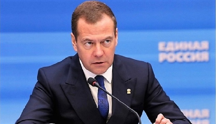 Медведев призвал распространить интеллектуальное пиратство «на всё» - фото
