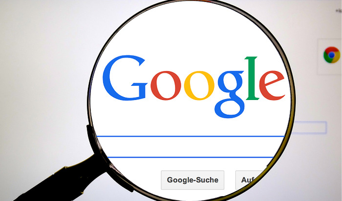 Google внедрит в свои продукты нейросеть - фото