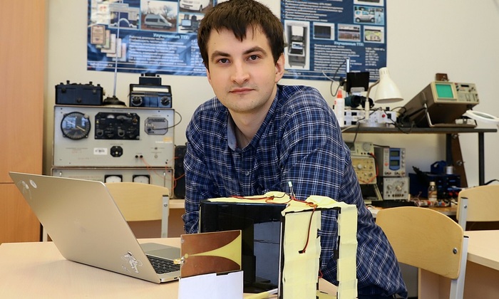 Аспирант ВГТУ разработал проект антенны, совмещенной с солнечной панелью - фото