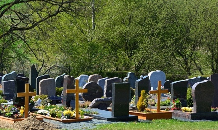 Бабкина недовольна местом захоронения Вячеслава Зайцева - фото