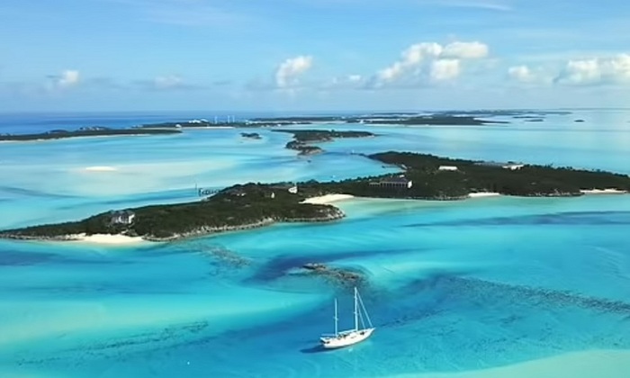 Толстосумы могут купить остров из «Пиратов Карибского моря» - фото